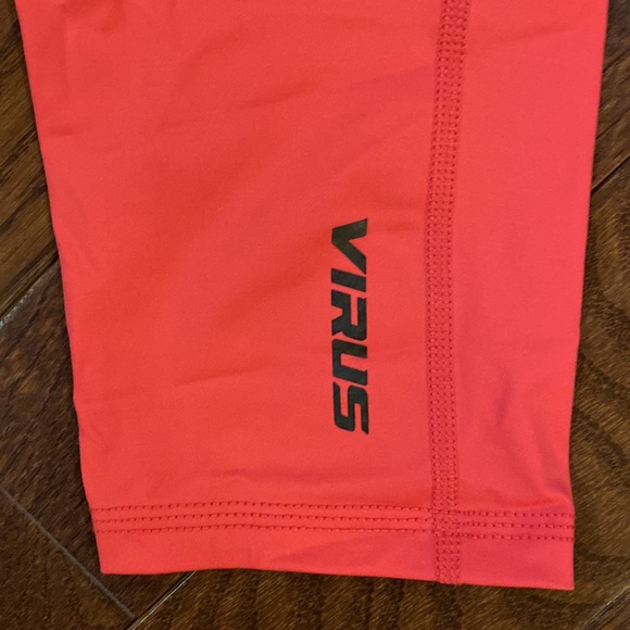 Pink Virus sport performance crop pants - Picture 3 of 9
